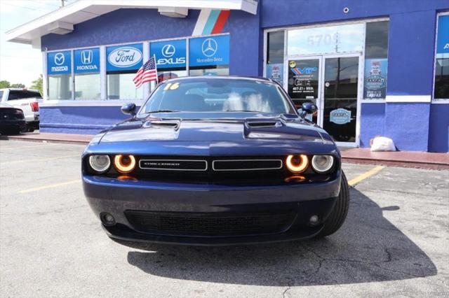 2016 Dodge Challenger SXT Plus