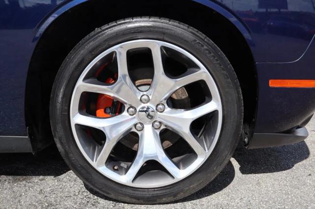 2016 Dodge Challenger SXT Plus