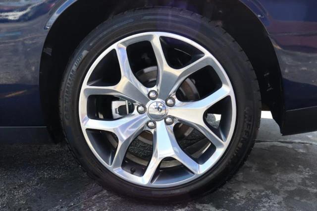 2016 Dodge Challenger SXT Plus