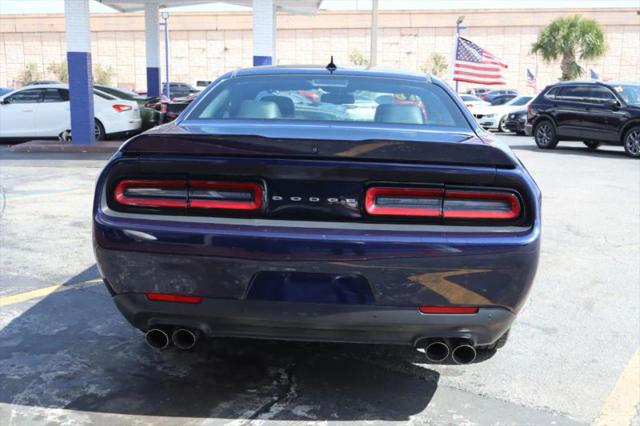 2016 Dodge Challenger SXT Plus