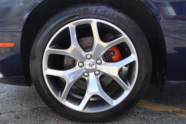 2016 Dodge Challenger SXT Plus