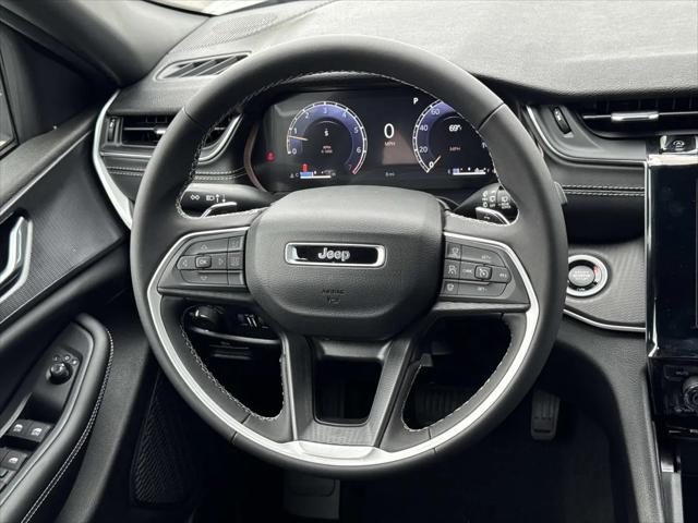 2026 Jeep Grand Cherokee Laredo 4x2