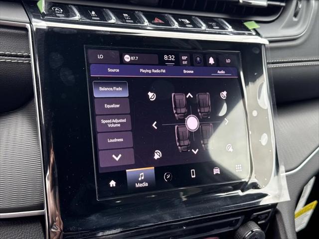 2026 Jeep Grand Cherokee Laredo 4x2