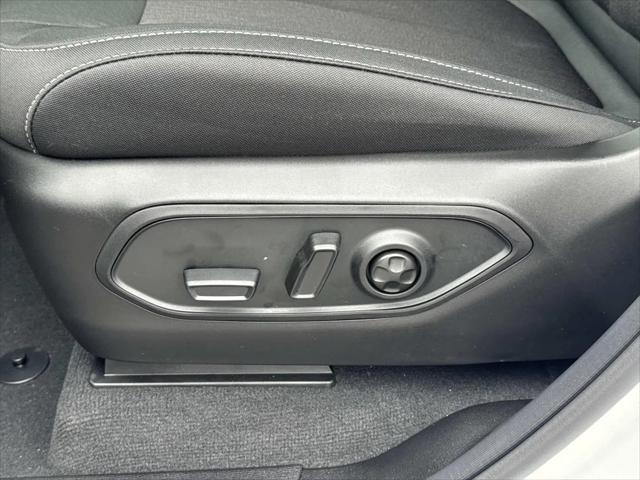 2026 Jeep Grand Cherokee Laredo 4x2