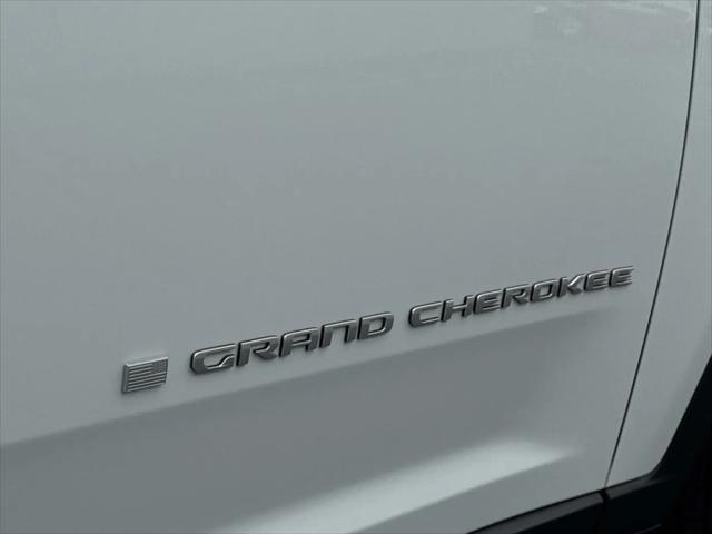 2026 Jeep Grand Cherokee Laredo 4x2