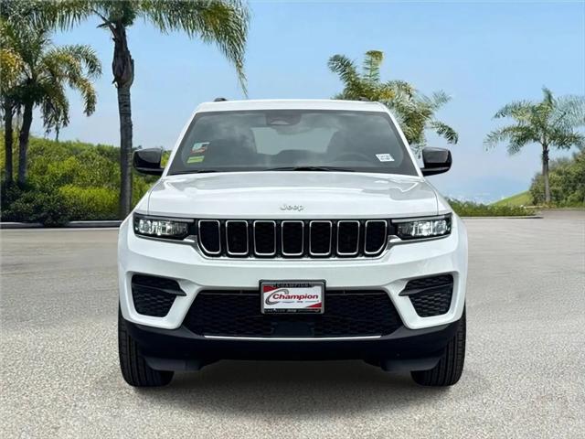 2026 Jeep Grand Cherokee Laredo 4x2