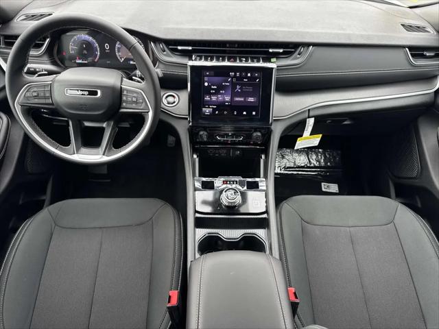 2026 Jeep Grand Cherokee Laredo 4x2