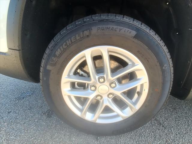 2026 Jeep Grand Cherokee L Laredo 4x2
