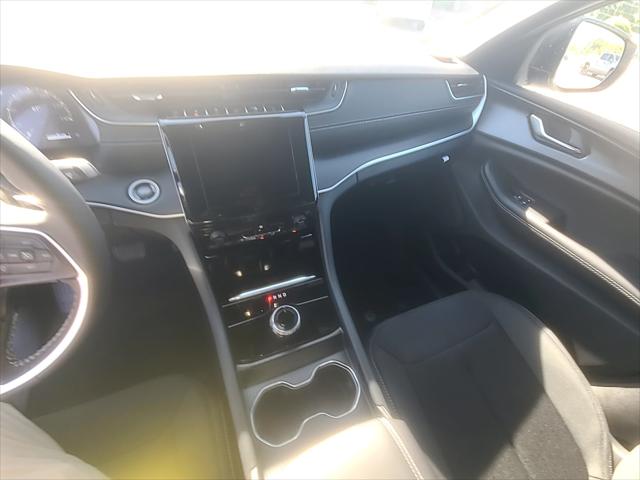 2026 Jeep Grand Cherokee L Laredo 4x2