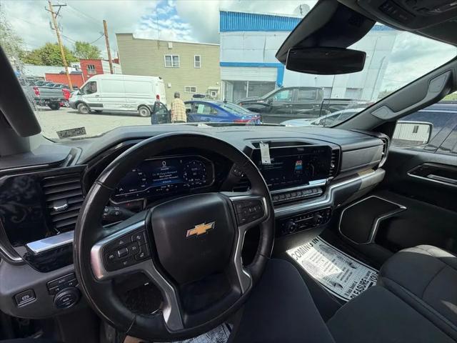 2023 Chevrolet Silverado 1500 4WD Crew Cab Short Bed LT with 2FL