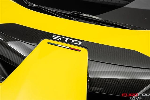 2022 Lamborghini Huracan Coupe