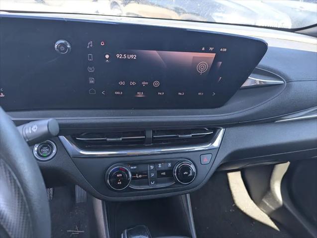 2025 Buick NV Preferred FWD
