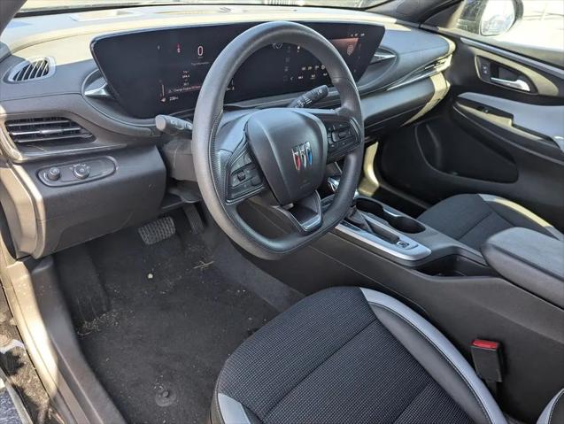 2025 Buick NV Preferred FWD