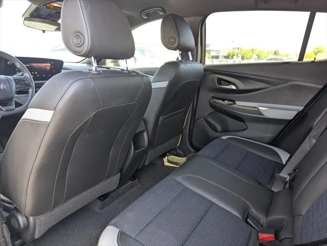 2025 Buick NV Preferred FWD