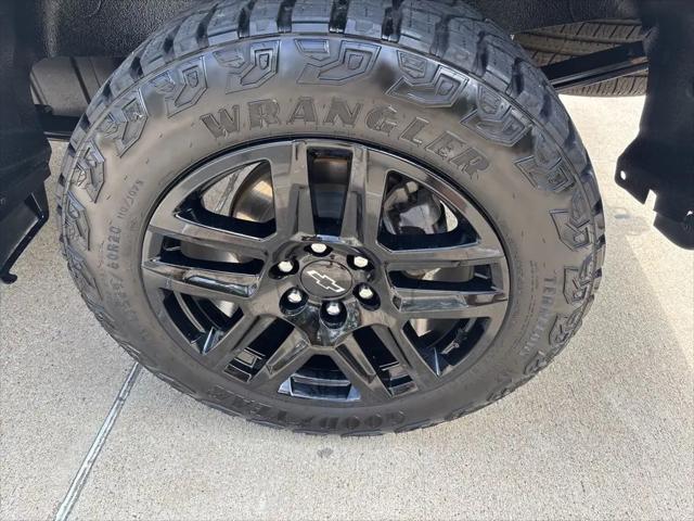 2023 Chevrolet Silverado 1500 4WD Crew Cab Short Bed Custom Trail Boss
