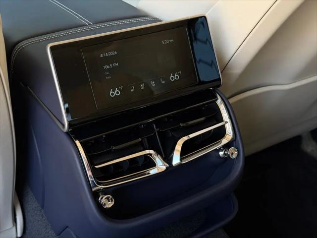 2024 Bentley Flying Spur Mulliner V8