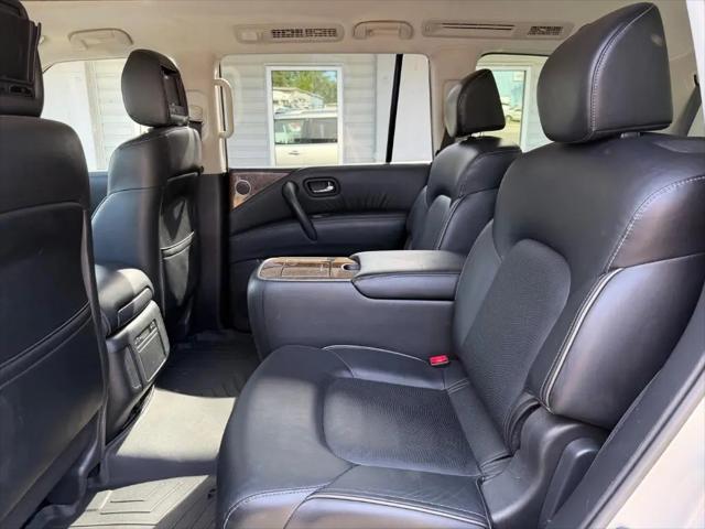 2015 INFINITI QX80 Standard