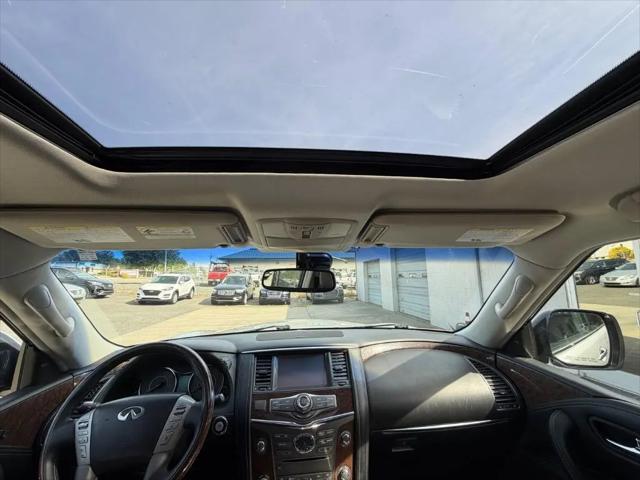 2015 INFINITI QX80 Standard