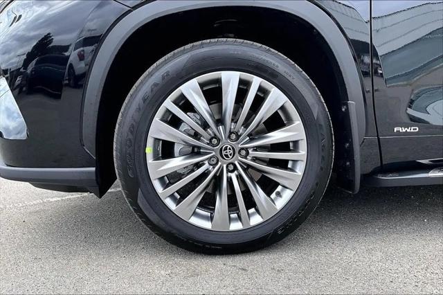 2026 Toyota Highlander Hybrid Platinum