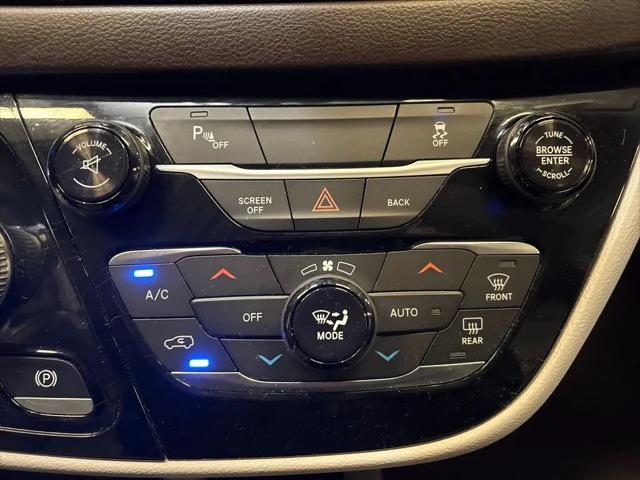2017 Chrysler Pacifica Touring-L