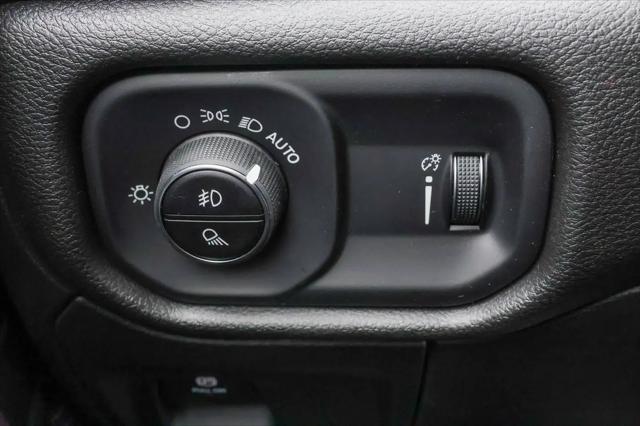 2026 Ram 1500 Express Crew Cab 4x4 57 Box