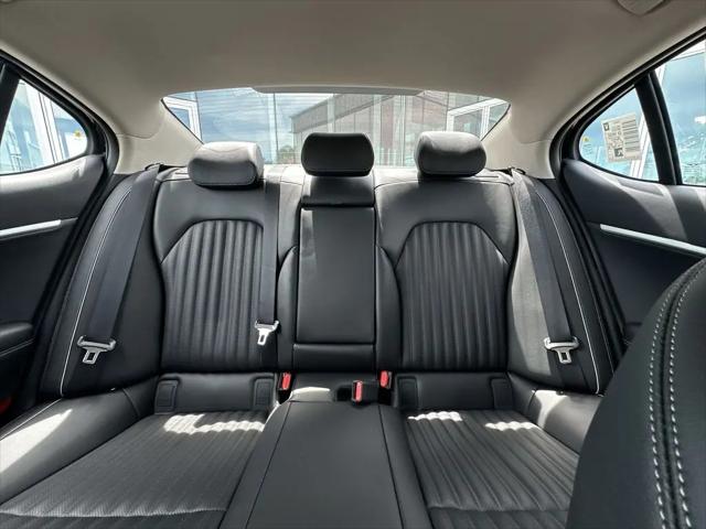 2026 Genesis G70 2.5T RWD Prestige