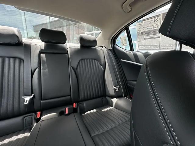 2026 Genesis G70 2.5T RWD Prestige