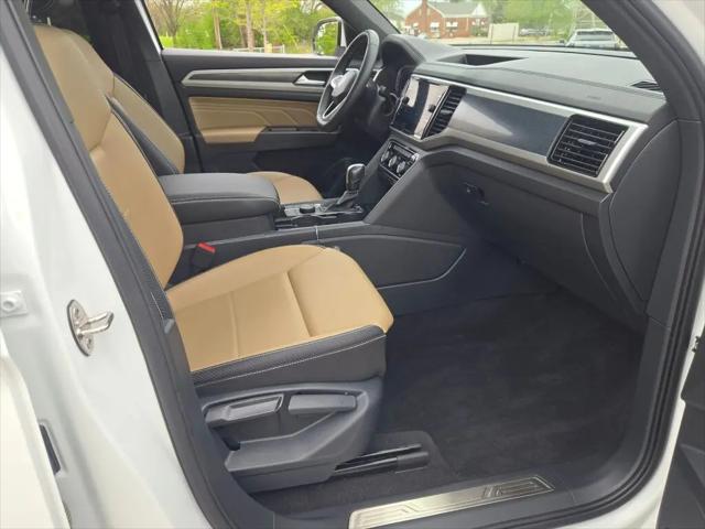 2023 Volkswagen Atlas Cross Sport 2.0T SE w/Technology