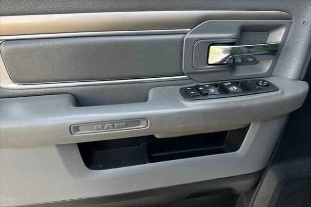 2017 Ram 3500 SLT Crew Cab 4x4 6'4" Box