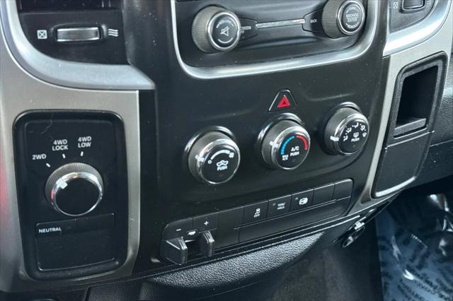 2017 Ram 3500 SLT Crew Cab 4x4 6'4" Box