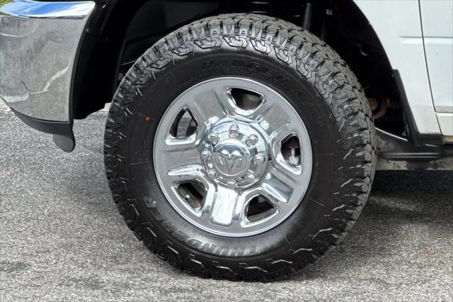 2017 Ram 3500 SLT Crew Cab 4x4 6'4" Box