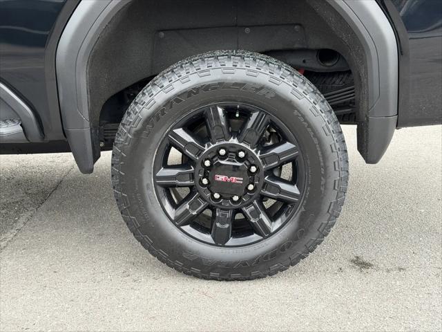 2024 GMC Sierra 2500HD 4WD Crew Cab Standard Bed AT4