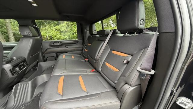 2024 GMC Sierra 2500HD 4WD Crew Cab Standard Bed AT4