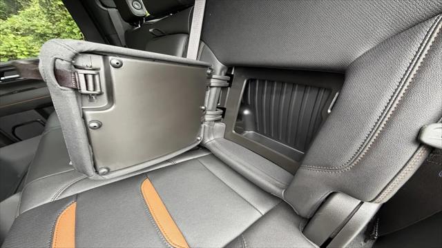 2024 GMC Sierra 2500HD 4WD Crew Cab Standard Bed AT4