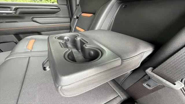 2024 GMC Sierra 2500HD 4WD Crew Cab Standard Bed AT4