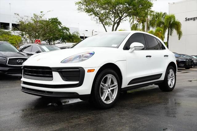 2022 Porsche Macan Macan