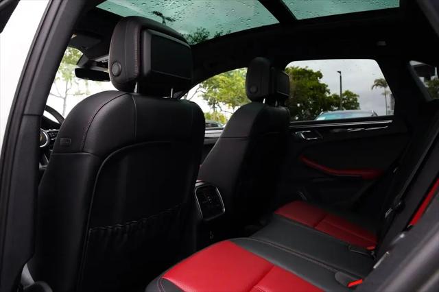 2022 Porsche Macan Macan