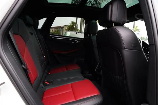 2022 Porsche Macan Macan