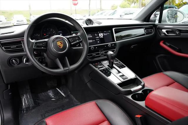 2022 Porsche Macan Macan