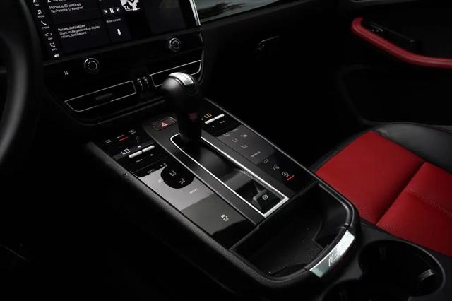 2022 Porsche Macan Macan