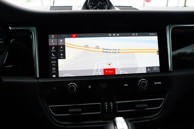 2022 Porsche Macan Macan