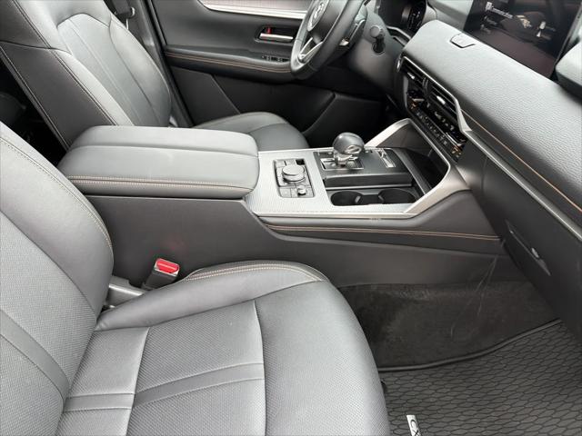 2025 Mazda X-90 Preferred Package