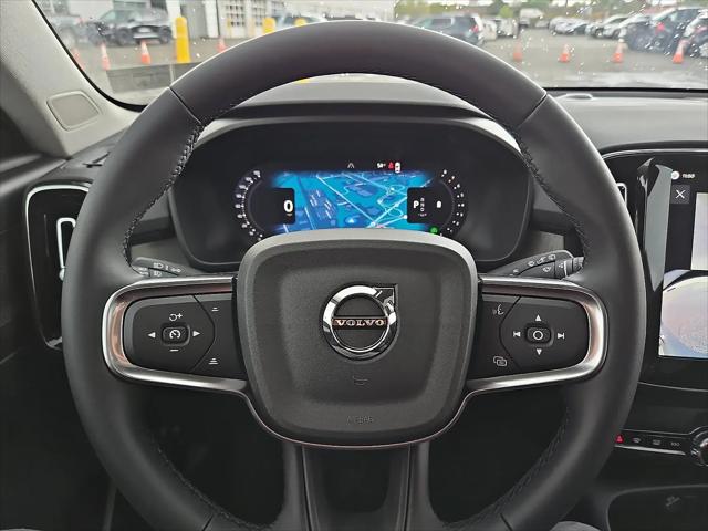 2026 Volvo XC40 Plus, B5 AWD Gas (mild hybrid), Dark