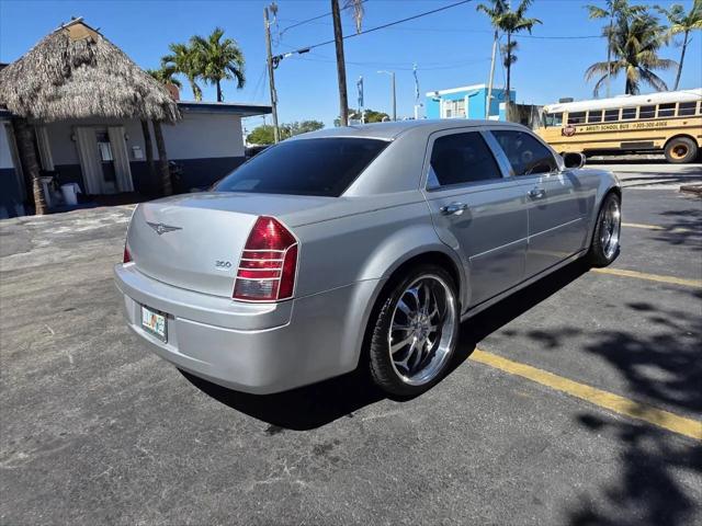 2005 Chrysler 300 Base
