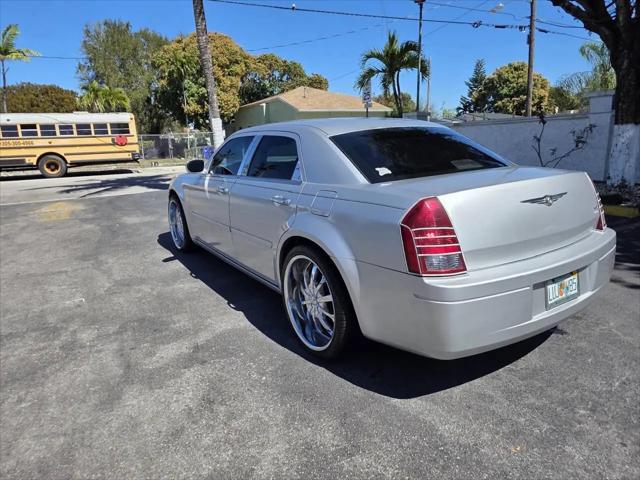 2005 Chrysler 300 Base