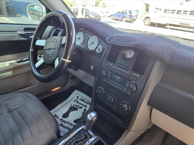 2005 Chrysler 300 Base