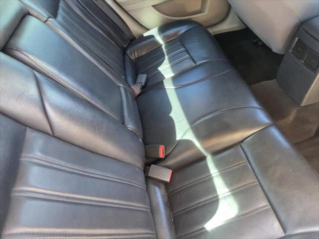 2005 Chrysler 300 Base