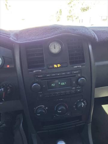 2005 Chrysler 300 Base