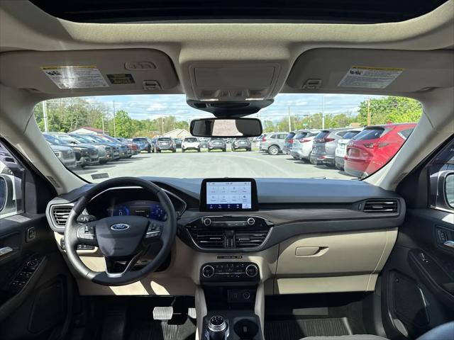 2020 Ford Escape Titanium Hybrid
