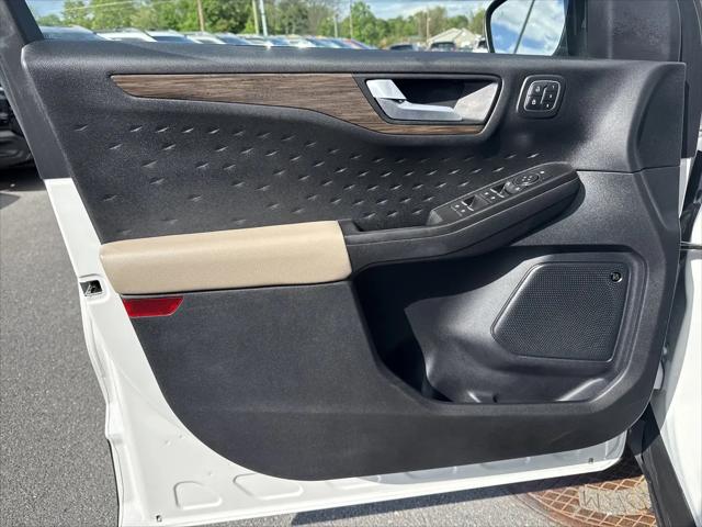 2020 Ford Escape Titanium Hybrid